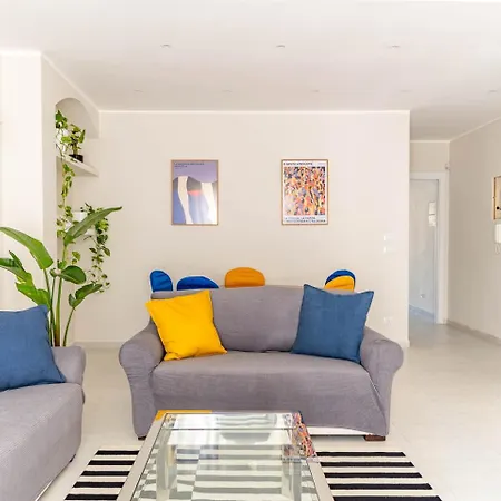Dimora Manzoni - Center Apartment Bari